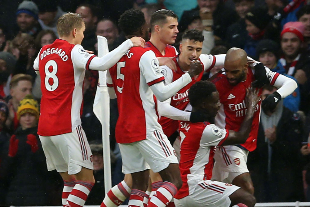 篮球湖人球员连续三场得分上双