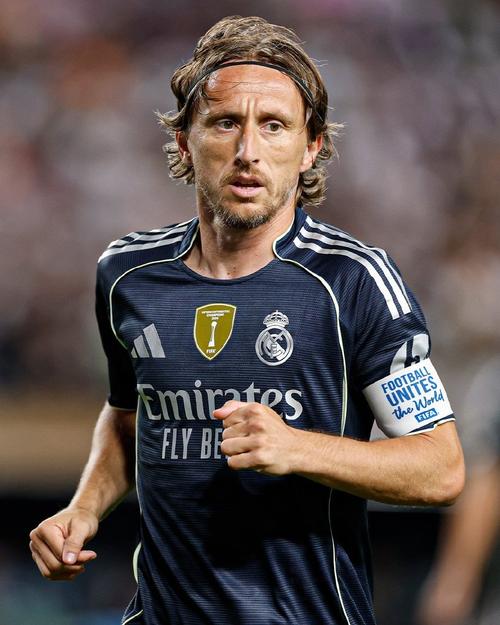 巴恩斯：詹姆斯统治了比赛那么久，他真的很难防守很难阻止